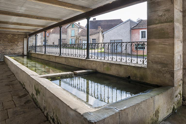 Les bassins. © Jérôme Mongreville / Région Bourgogne-Franche-Comté, Inventaire du patrimoine - 2016 Les bassins. © Jérôme Mongreville / Région Bourgogne-Franche-Comté, Inventaire du patrimoine - 2016