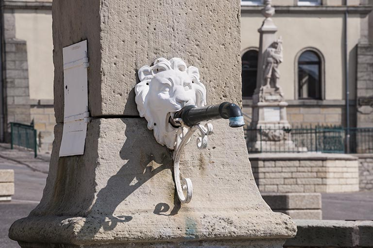 Le bec de la fontaine. © Jérôme Mongreville / Région Bourgogne-Franche-Comté, Inventaire du patrimoine - 2016 Le bec de la fontaine. © Jérôme Mongreville / Région Bourgogne-Franche-Comté, Inventaire du patrimoine - 2016