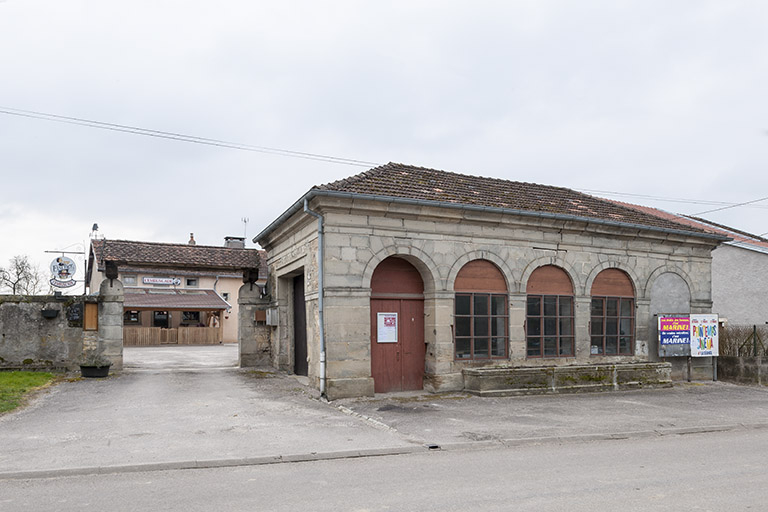 Ancien lavoir à côté de l'école des filles, actuellement rue Antoine Lumière. © Jérôme Mongreville / Région Bourgogne-Franche-Comté, Inventaire du patrimoine - 2016 Ancien lavoir à côté de l'école des filles, actuellement rue Antoine Lumière. © Jérôme Mongreville / Région Bourgogne-Franche-Comté, Inventaire du patrimoine - 2016