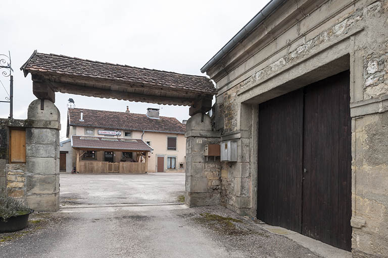 Ancienne maison des soeur. © Jérôme Mongreville / Région Bourgogne-Franche-Comté, Inventaire du patrimoine - 2016 Ancienne maison des soeur. © Jérôme Mongreville / Région Bourgogne-Franche-Comté, Inventaire du patrimoine - 2016