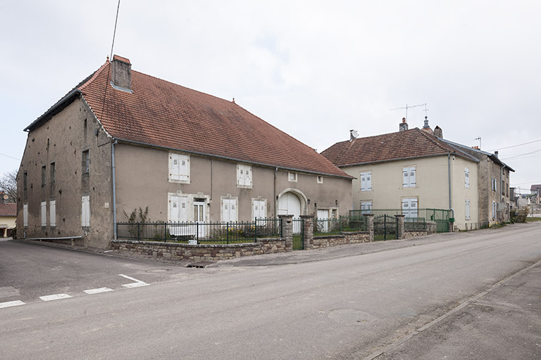 Ferme, rue Antoine Lumière. © Jérôme Mongreville / Région Bourgogne-Franche-Comté, Inventaire du patrimoine - 2016 Ferme, rue Antoine Lumière. © Jérôme Mongreville / Région Bourgogne-Franche-Comté, Inventaire du patrimoine - 2016