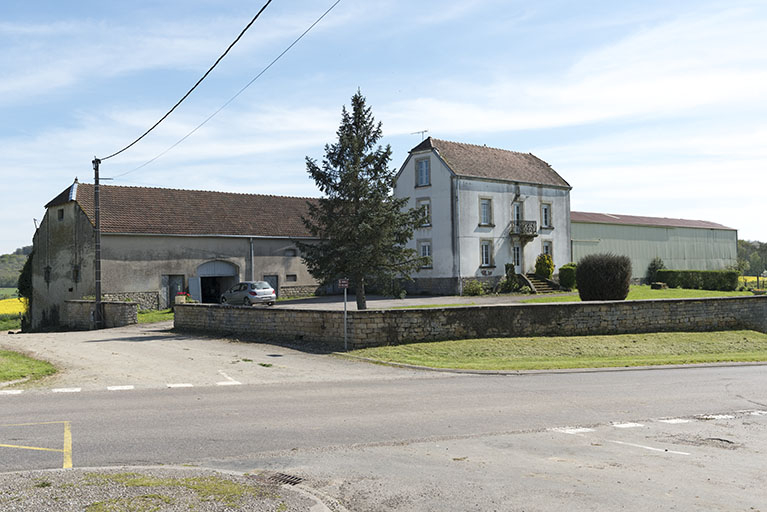 Ferme à l'entrée d'Aisey. © Sonia Dourlot / Région Bourgogne-Franche-Comté, Inventaire du patrimoine - 2016 Ferme à l'entrée d'Aisey. © Sonia Dourlot / Région Bourgogne-Franche-Comté, Inventaire du patrimoine - 2016