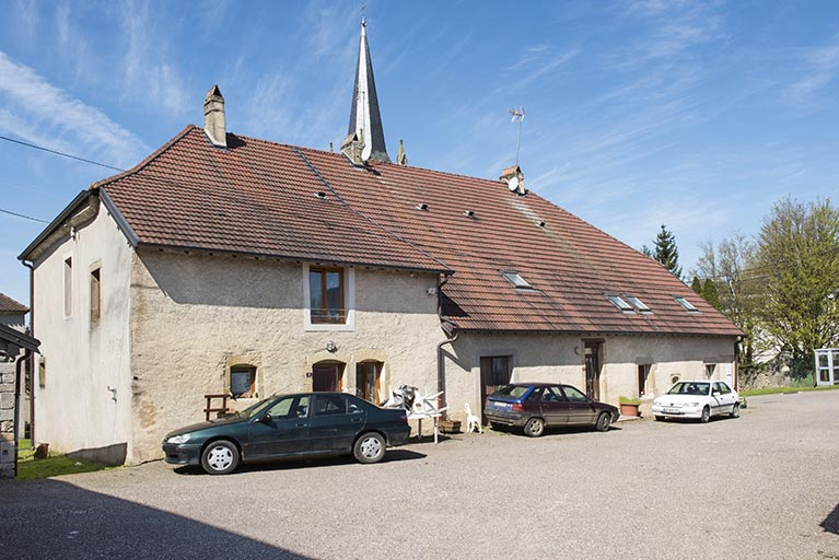 Façade postérieure. © Sonia Dourlot / Région Bourgogne-Franche-Comté, Inventaire du patrimoine - 2016 Façade postérieure. © Sonia Dourlot / Région Bourgogne-Franche-Comté, Inventaire du patrimoine - 2016