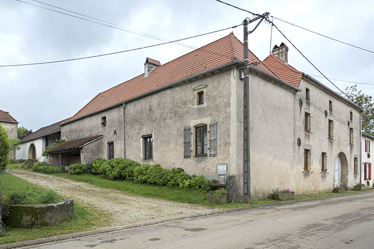 ferme © Sonia Dourlot / Région Bourgogne-Franche-Comté, Inventaire du patrimoine - 2016 ferme © Sonia Dourlot / Région Bourgogne-Franche-Comté, Inventaire du patrimoine - 2016