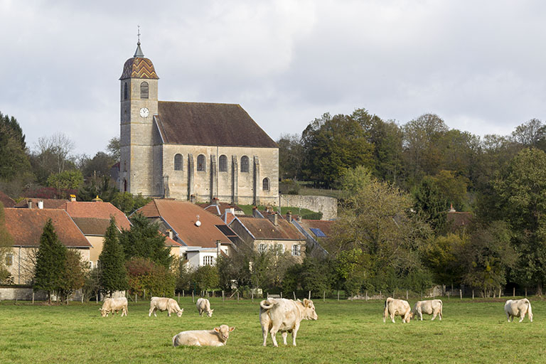 Vue générale en direction du Breuil. © Sonia Dourlot / Région Bourgogne-Franche-Comté, Inventaire du patrimoine - 2016 Vue générale en direction du Breuil. © Sonia Dourlot / Région Bourgogne-Franche-Comté, Inventaire du patrimoine - 2016