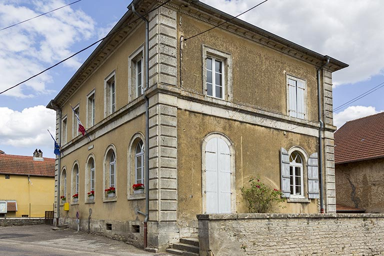 Vue de trois quarts droite. © Jérôme Mongreville / Région Bourgogne-Franche-Comté, Inventaire du patrimoine - 2016