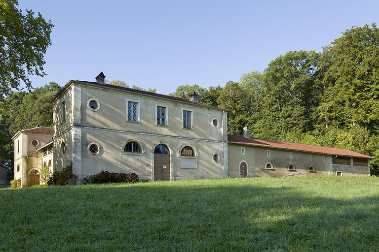 Ecurie : façade nord-est. © Sonia Dourlot / Région Bourgogne-Franche-Comté, Inventaire du patrimoine - 2016