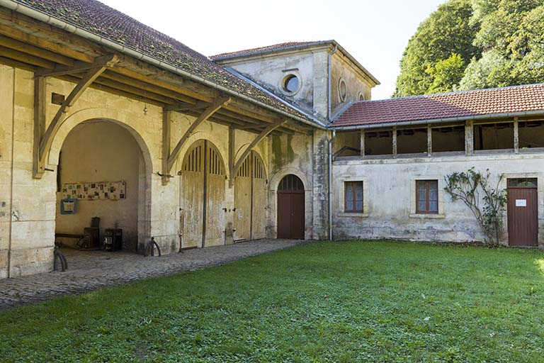 Revers du corps principal, angle sud. © Sonia Dourlot / Région Bourgogne-Franche-Comté, Inventaire du patrimoine - 2016