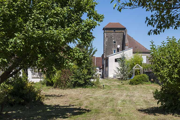 Vue depuis le jardin. © Jérôme Mongreville / Région Bourgogne-Franche-Comté, Inventaire du patrimoine - 2016 Vue depuis le jardin. © Jérôme Mongreville / Région Bourgogne-Franche-Comté, Inventaire du patrimoine - 2016