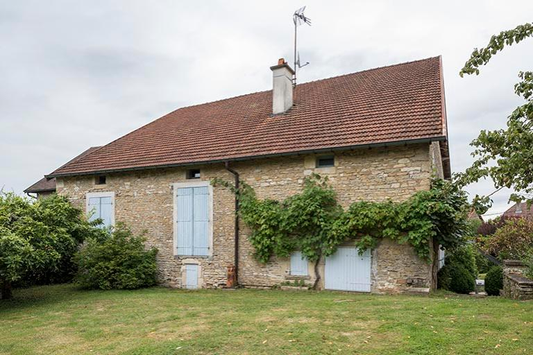 Façade arrière © Sonia Dourlot / Région Bourgogne-Franche-Comté, Inventaire du patrimoine - 2016 Façade arrière © Sonia Dourlot / Région Bourgogne-Franche-Comté, Inventaire du patrimoine - 2016
