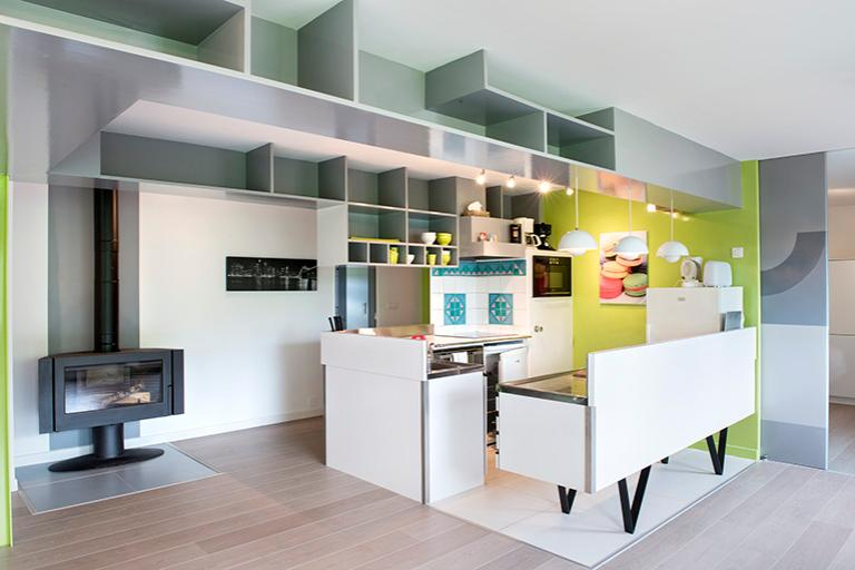 Vue de la cuisine centrale et de son système de casiers plafonnants © Sonia Dourlot / Région Bourgogne-Franche-Comté, Inventaire du patrimoine - 2016