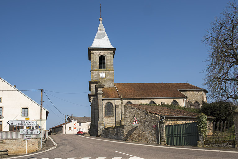Vue d'ensemble de la façade depuis le sud. © Sonia Dourlot / Région Bourgogne-Franche-Comté, Inventaire du patrimoine - 2016