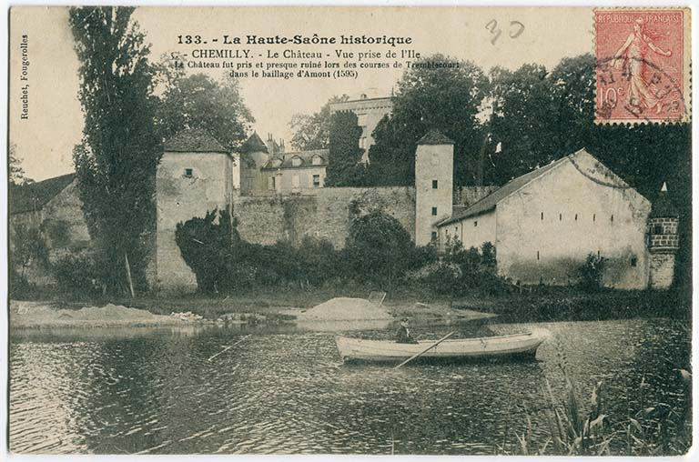 Vue d'ensemble du château, prise depuis l'île © Jérôme  Mongreville (reproduction) / Région Bourgogne-Franche-Comté, Inventaire du patrimoine - 2016 Vue d'ensemble du château, prise depuis l'île © Jérôme  Mongreville (reproduction) / Région Bourgogne-Franche-Comté, Inventaire du patrimoine - 2016