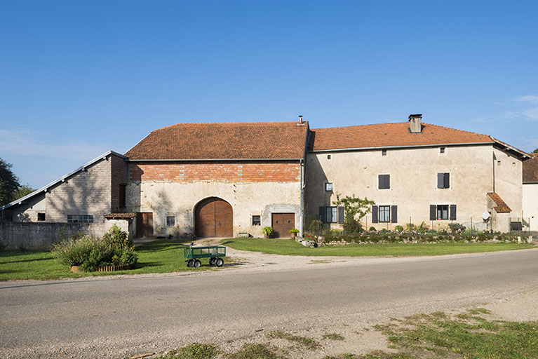 Feme, vue générale, Grande rue. © Jérôme Mongreville / Région Bourgogne-Franche-Comté, Inventaire du patrimoine - 2016 Feme, vue générale, Grande rue. © Jérôme Mongreville / Région Bourgogne-Franche-Comté, Inventaire du patrimoine - 2016