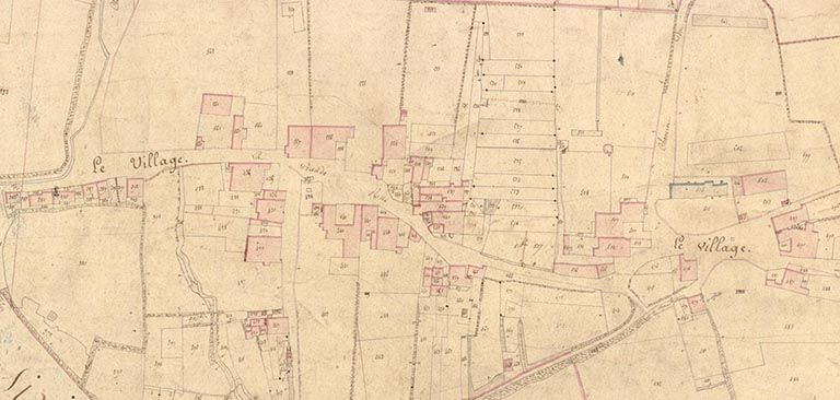 Extrait du cadastre ancien. A l'est près de l'église. © Sonia Dourlot / Région Bourgogne-Franche-Comté, Inventaire du patrimoine - 2016 Extrait du cadastre ancien. A l'est près de l'église. © Sonia Dourlot / Région Bourgogne-Franche-Comté, Inventaire du patrimoine - 2016