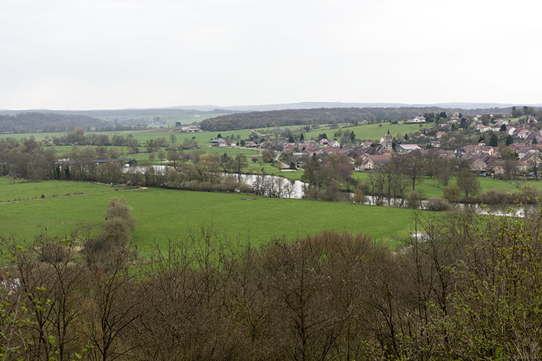 Le village de Soing et la Saône. © Sonia Dourlot / Région Bourgogne-Franche-Comté, Inventaire du patrimoine - 2016 Le village de Soing et la Saône. © Sonia Dourlot / Région Bourgogne-Franche-Comté, Inventaire du patrimoine - 2016