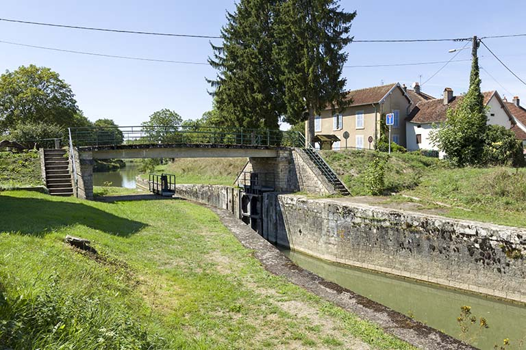 bief © Sonia Dourlot / Région Bourgogne-Franche-Comté, Inventaire du patrimoine - 2016 bief © Sonia Dourlot / Région Bourgogne-Franche-Comté, Inventaire du patrimoine - 2016