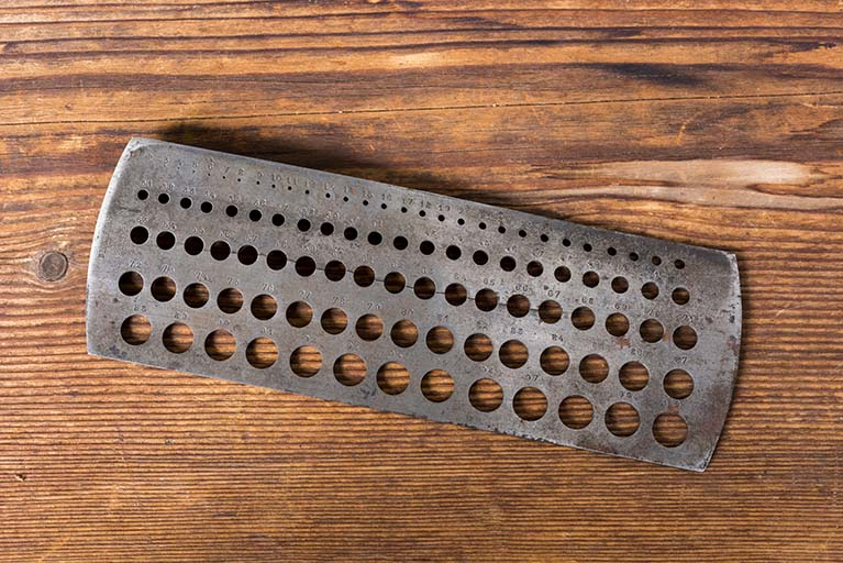 Calibre en acier. © Sonia Dourlot / Région Bourgogne-Franche-Comté, Inventaire du patrimoine - 2017