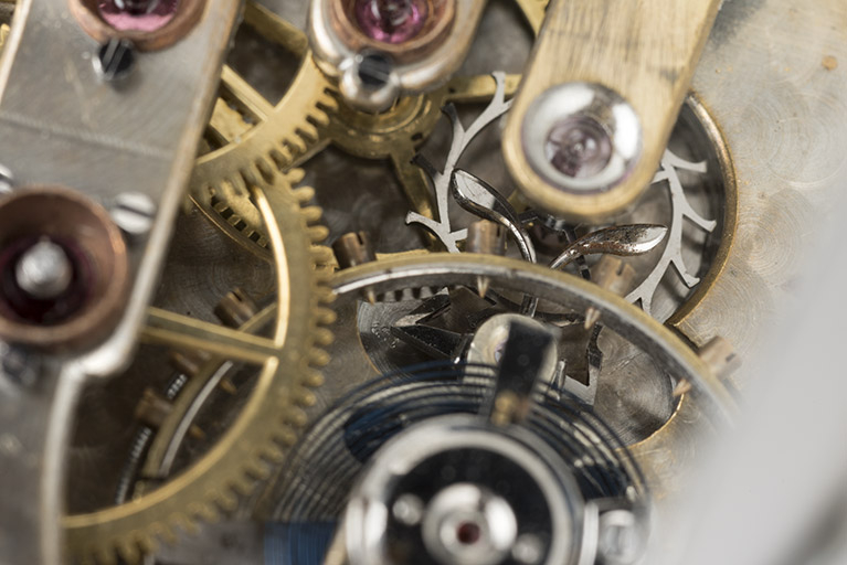 Détail de la roue d'ancre, de l'ancre et de son contrepoids. © Sonia Dourlot / Région Bourgogne-Franche-Comté, Inventaire du patrimoine - 2017