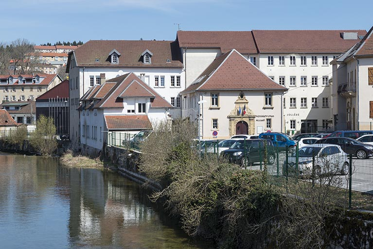 Vue rapprochée depuis le sud-ouest. © Jérôme Mongreville / Région Bourgogne-Franche-Comté, Inventaire du patrimoine - 2017