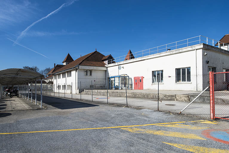 Vestiaires et infirmerie depuis la cour. © Jérôme Mongreville / Région Bourgogne-Franche-Comté, Inventaire du patrimoine - 2017 Vestiaires et infirmerie depuis la cour. © Jérôme Mongreville / Région Bourgogne-Franche-Comté, Inventaire du patrimoine - 2017