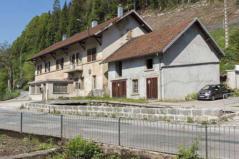 Vue d'ensemble, depuis l'est. © Sonia Dourlot / Région Bourgogne-Franche-Comté, Inventaire du patrimoine - 2017