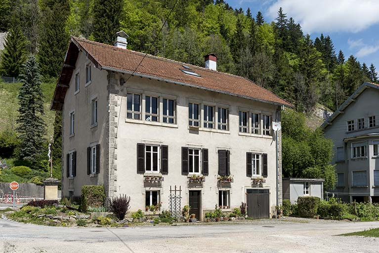 Un exemple de maison avec atelier incorporé : la fabrique de tournevis pour horlogers de Virgile Garnache-Barthod (1918-1922), au 16 Grande Rue. © Sonia Dourlot / Région Bourgogne-Franche-Comté, Inventaire du patrimoine - 2017 Un exemple de maison avec atelier incorporé : la fabrique de tournevis pour horlogers de Virgile Garnache-Barthod (1918-1922), au 16 Grande Rue. © Sonia Dourlot / Région Bourgogne-Franche-Comté, Inventaire du patrimoine - 2017