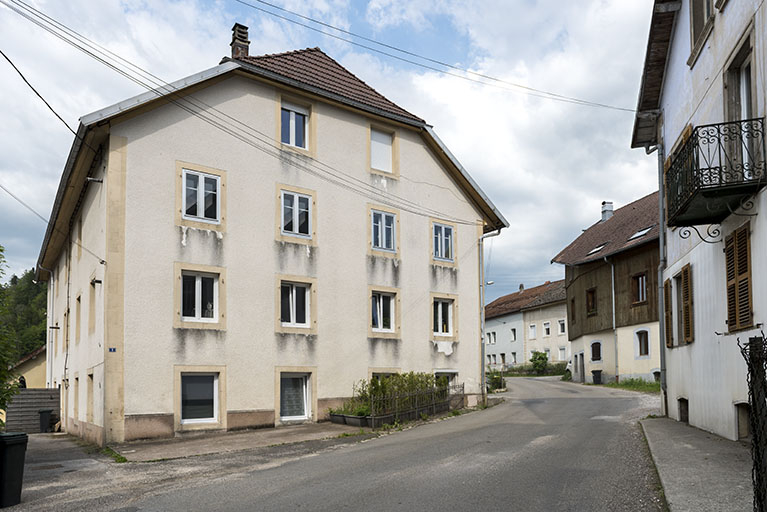 Façade latérale gauche (sud). © Sonia Dourlot / Région Bourgogne-Franche-Comté, Inventaire du patrimoine - 2017 Façade latérale gauche (sud). © Sonia Dourlot / Région Bourgogne-Franche-Comté, Inventaire du patrimoine - 2017