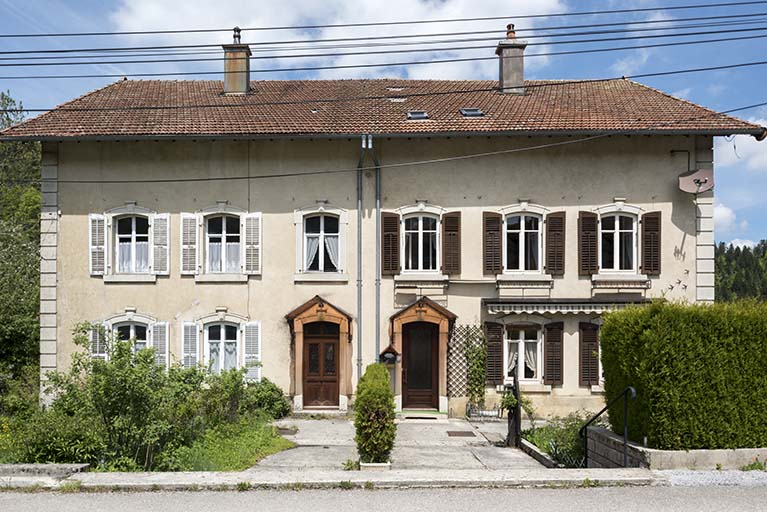 Maison : façade antérieure. Jules Fournier habitait à gauche (au n° 1), Jules Moyse à droite (n° 3). © Sonia Dourlot / Région Bourgogne-Franche-Comté, Inventaire du patrimoine - 2017 Maison : façade antérieure. Jules Fournier habitait à gauche (au n° 1), Jules Moyse à droite (n° 3). © Sonia Dourlot / Région Bourgogne-Franche-Comté, Inventaire du patrimoine - 2017