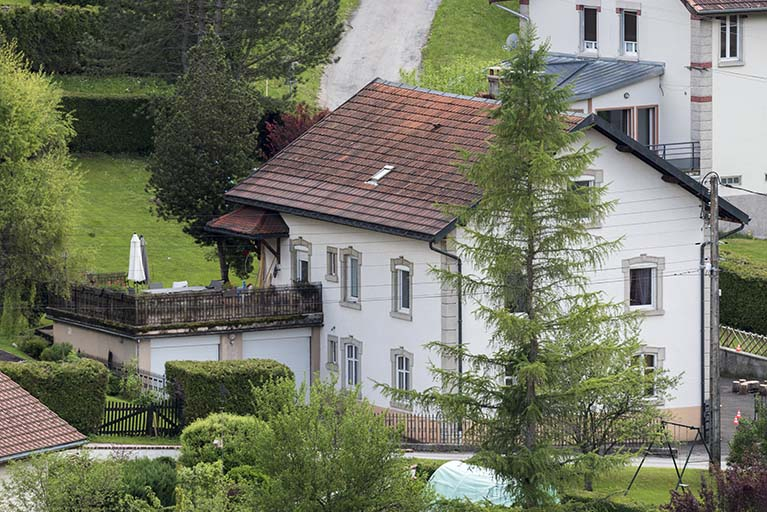 Façades postérieure et latérale gauche (vue plongeante). © Sonia Dourlot / Région Bourgogne-Franche-Comté, Inventaire du patrimoine - 2017