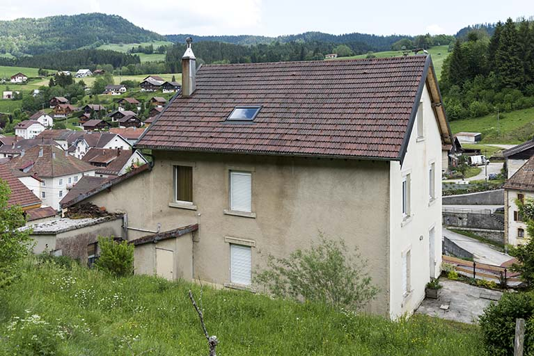 Façades postérieure et latérale gauche. © Sonia Dourlot / Région Bourgogne-Franche-Comté, Inventaire du patrimoine - 2017