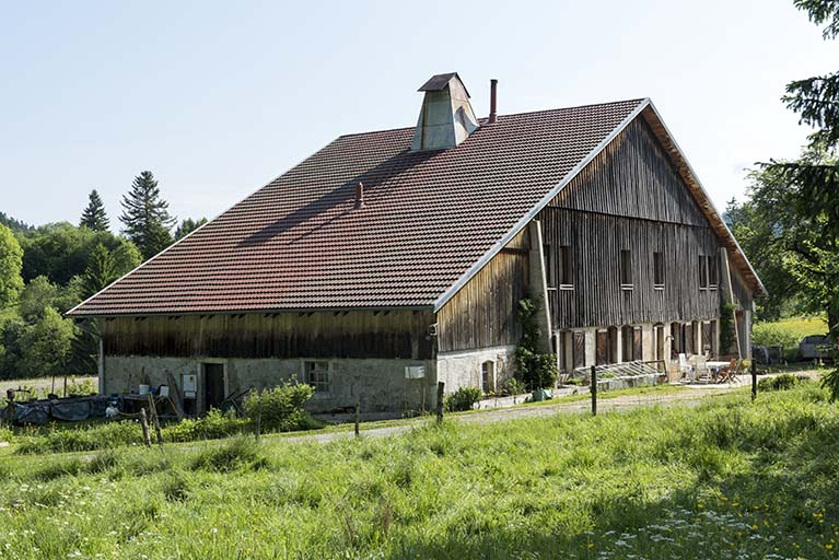 Façades antérieure et latérale gauche. © Sonia Dourlot / Région Bourgogne-Franche-Comté, Inventaire du patrimoine - 2017