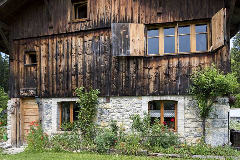 Façade antérieure : baies. © Sonia Dourlot / Région Bourgogne-Franche-Comté, Inventaire du patrimoine - 2017 Façade antérieure : baies. © Sonia Dourlot / Région Bourgogne-Franche-Comté, Inventaire du patrimoine - 2017