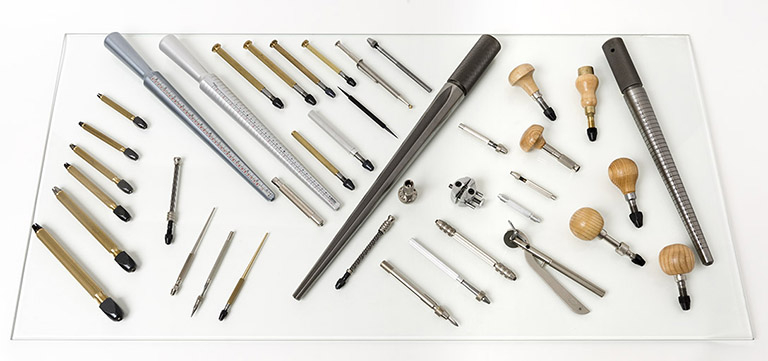 Production de la société Grandidier : pinces à morille, mandrins, triboulets, outils de graveur, pince à scier les bagues, etc. © Sonia Dourlot / Région Bourgogne-Franche-Comté, Inventaire du patrimoine - 2017