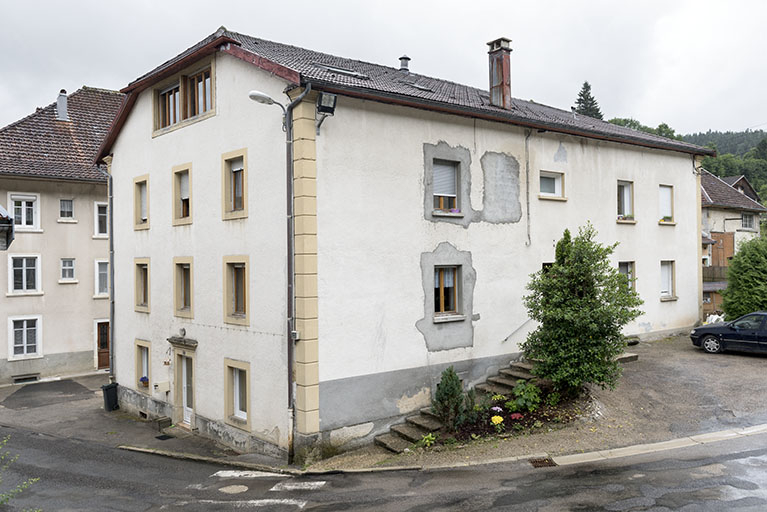 Façades antérieure et latérale droite. © Sonia Dourlot / Région Bourgogne-Franche-Comté, Inventaire du patrimoine - 2017