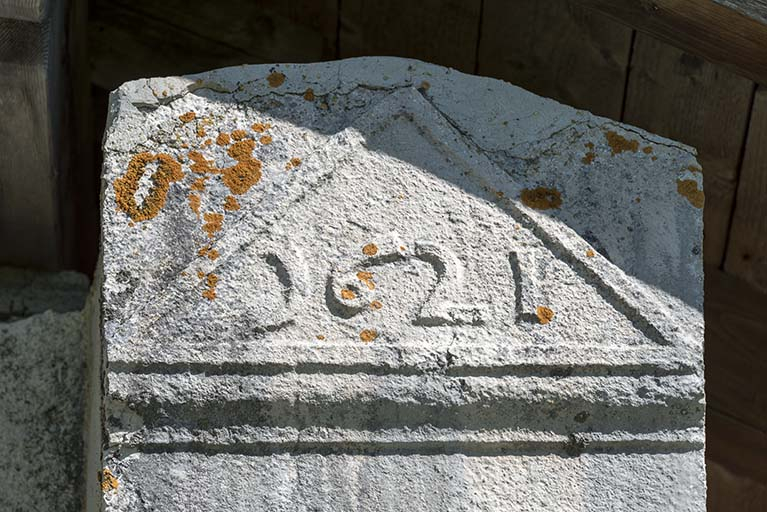 Date 1621 portée sur la coche de droite. © Sonia Dourlot / Région Bourgogne-Franche-Comté, Inventaire du patrimoine - 2017
