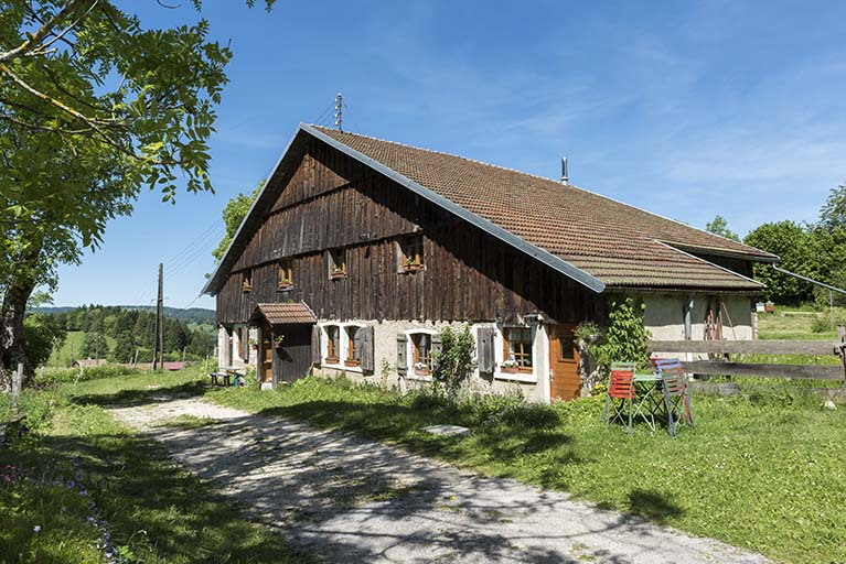 Vue d'ensemble, depuis l'est. © Sonia Dourlot / Région Bourgogne-Franche-Comté, Inventaire du patrimoine - 2017
