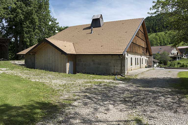 Façades antérieure et latérale gauche. © Sonia Dourlot / Région Bourgogne-Franche-Comté, Inventaire du patrimoine - 2017
