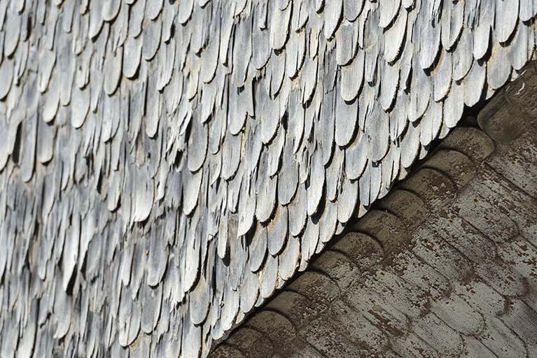 Façade postérieure : essentage de tavaillons. © Sonia Dourlot / Région Bourgogne-Franche-Comté, Inventaire du patrimoine - 2017