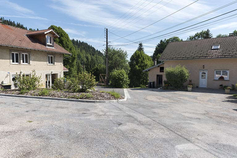 Vue d'ensemble, depuis le sud. © Sonia Dourlot / Région Bourgogne-Franche-Comté, Inventaire du patrimoine - 2017