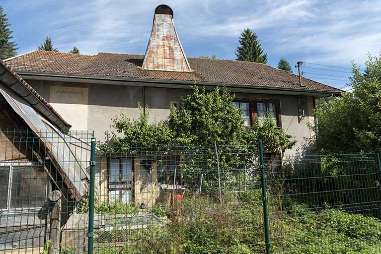 Façade latérale droite. © Sonia Dourlot / Région Bourgogne-Franche-Comté, Inventaire du patrimoine - 2017 Façade latérale droite. © Sonia Dourlot / Région Bourgogne-Franche-Comté, Inventaire du patrimoine - 2017