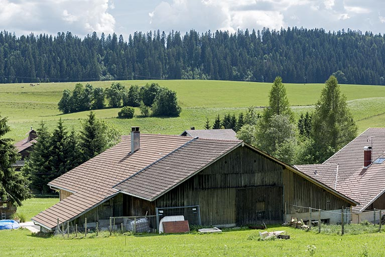 Façade postérieure, de trois quarts gauche. © Sonia Dourlot / Région Bourgogne-Franche-Comté, Inventaire du patrimoine - 2017 Façade postérieure, de trois quarts gauche. © Sonia Dourlot / Région Bourgogne-Franche-Comté, Inventaire du patrimoine - 2017