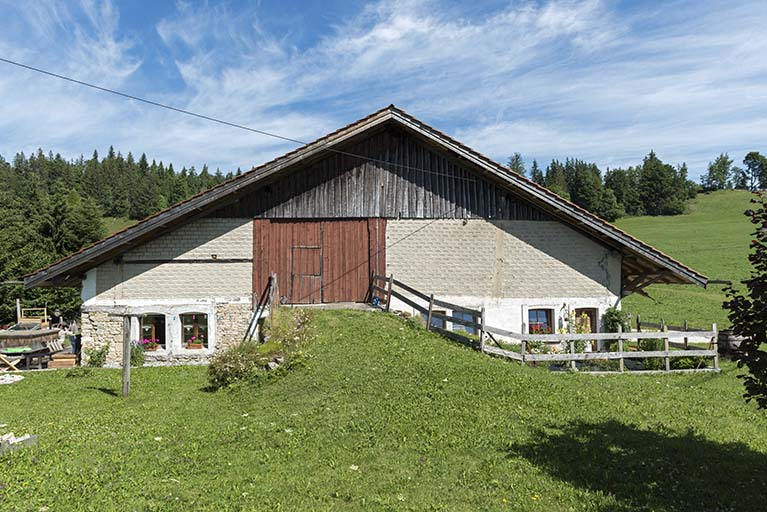 Façade latérale gauche. © Sonia Dourlot / Région Bourgogne-Franche-Comté, Inventaire du patrimoine - 2017 Façade latérale gauche. © Sonia Dourlot / Région Bourgogne-Franche-Comté, Inventaire du patrimoine - 2017