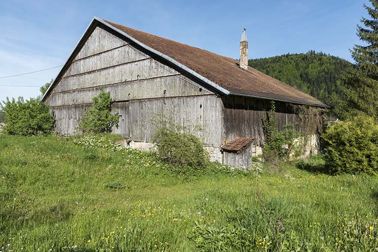 Façades postérieure et latérale gauche. © Sonia Dourlot / Région Bourgogne-Franche-Comté, Inventaire du patrimoine - 2017