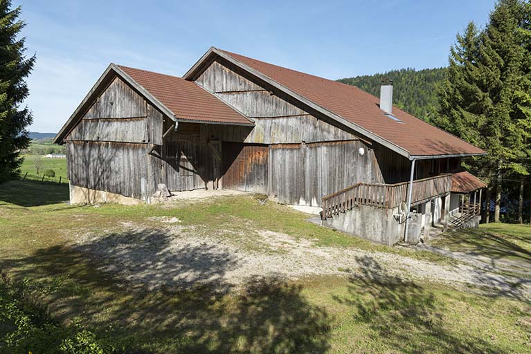 Façades postérieure et latérale gauche. © Sonia Dourlot / Région Bourgogne-Franche-Comté, Inventaire du patrimoine - 2017 Façades postérieure et latérale gauche. © Sonia Dourlot / Région Bourgogne-Franche-Comté, Inventaire du patrimoine - 2017