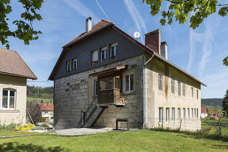 Chaudronnerie : façades postérieure et latérale gauche. © Sonia Dourlot / Région Bourgogne-Franche-Comté, Inventaire du patrimoine - 2017 Chaudronnerie : façades postérieure et latérale gauche. © Sonia Dourlot / Région Bourgogne-Franche-Comté, Inventaire du patrimoine - 2017