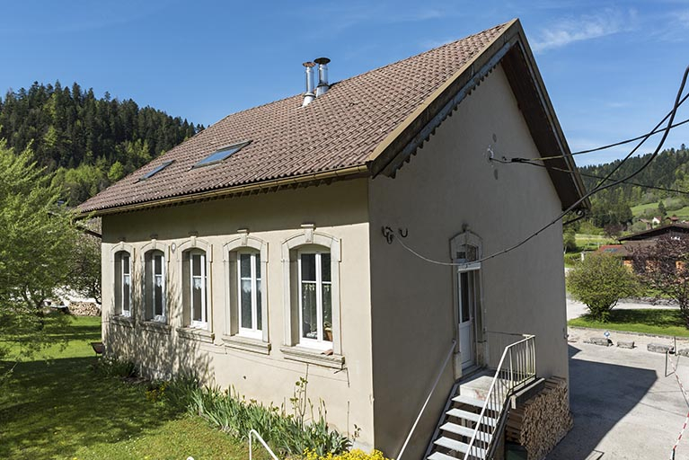 Maison : façades postérieure et latérale gauche. © Sonia Dourlot / Région Bourgogne-Franche-Comté, Inventaire du patrimoine - 2017 Maison : façades postérieure et latérale gauche. © Sonia Dourlot / Région Bourgogne-Franche-Comté, Inventaire du patrimoine - 2017