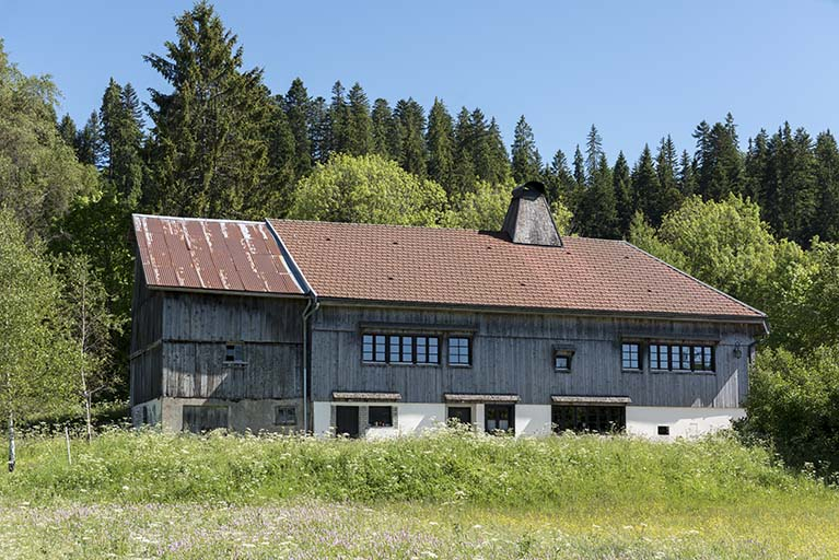 Les Seignes : ferme (1779) et atelier d'outillage de Juvénal Garnache-Barthod puis d'Urbain Voynnet, 61 les Seignes. © Sonia Dourlot / Région Bourgogne-Franche-Comté, Inventaire du patrimoine - 2017 Les Seignes : ferme (1779) et atelier d'outillage de Juvénal Garnache-Barthod puis d'Urbain Voynnet, 61 les Seignes. © Sonia Dourlot / Région Bourgogne-Franche-Comté, Inventaire du patrimoine - 2017