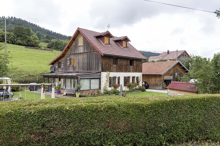 Vue d'ensemble, depuis le sud. © Sonia Dourlot / Région Bourgogne-Franche-Comté, Inventaire du patrimoine - 2017