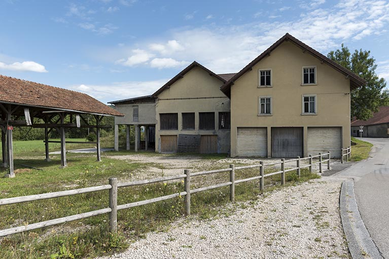 Vue d'ensemble, depuis le nord-ouest. © Sonia Dourlot / Région Bourgogne-Franche-Comté, Inventaire du patrimoine - 2017